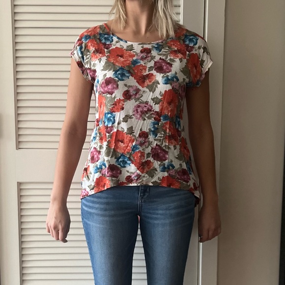 FOREVER 21 floral hi-low top with tail & open back - Picture 2 of 8